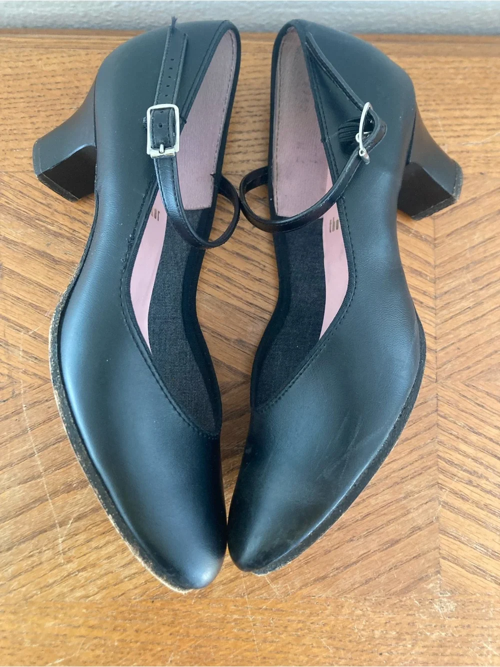 CAPEZIO “The Dancemaker” Black Leather Dancing Shoes Size 7 Medium